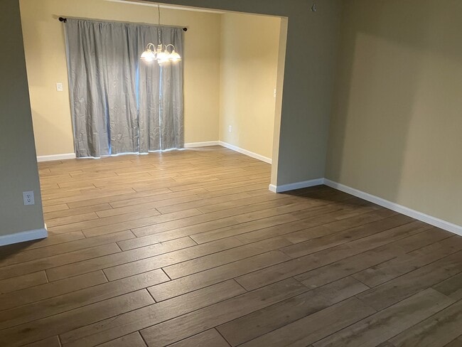 349 Redwood Rd