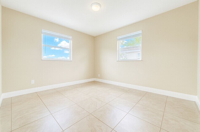 Photo - 5417/5419 Fourth Ave Unidad 5417