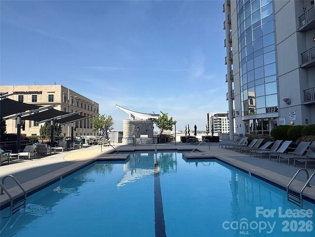 Photo - 333 W Trade St