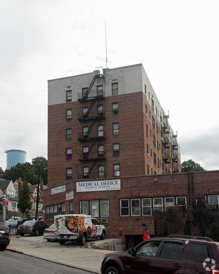 Photo - 170-10 Cedarcroft Rd