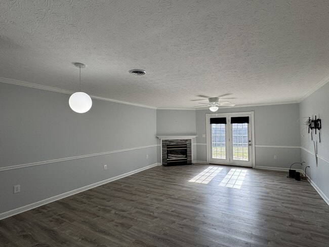 Photo - 103 Pinewood Dr