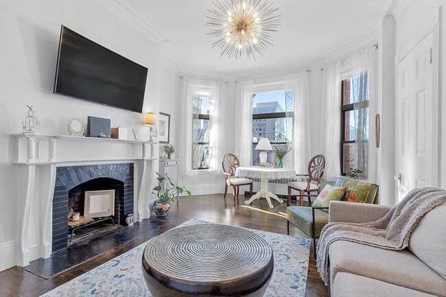 Building Photo - 271 Dartmouth St Unit 4H