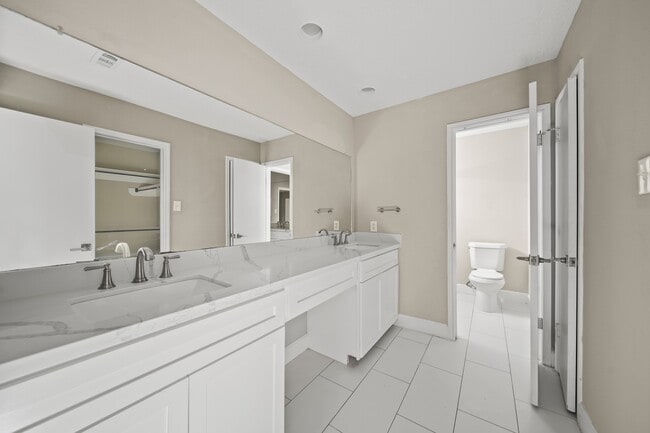 Photo - 7010 Pembrough Ln