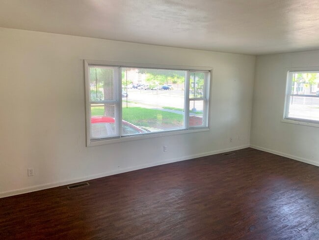 Photo - 930 Jackson St