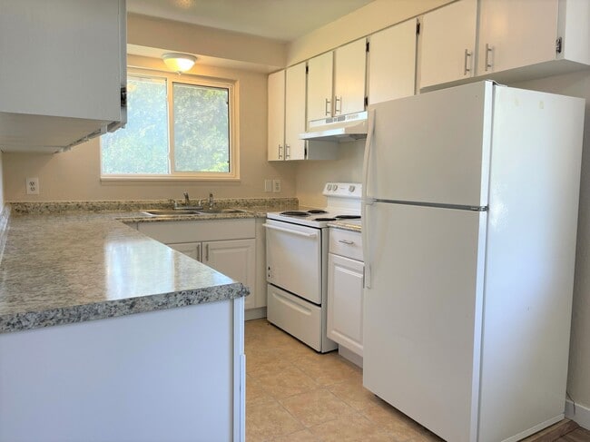 Building Photo - Kennewick 4-Plex Unit B