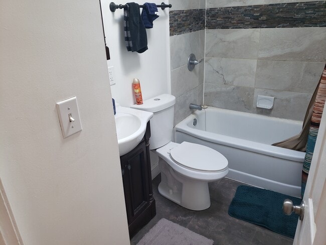 Photo - 6947 Belclare Rd