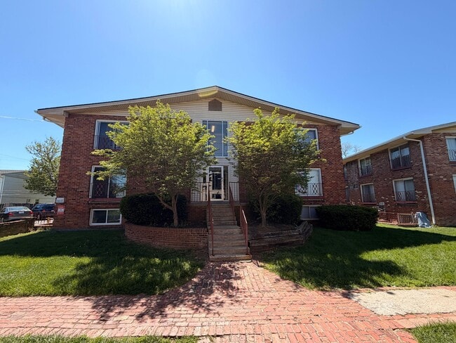 Building Photo - 1 Bedroom, 1 Bathroom close to public transportation in the Heart of Lexington Unit 1708 Jennifer Road # B 1