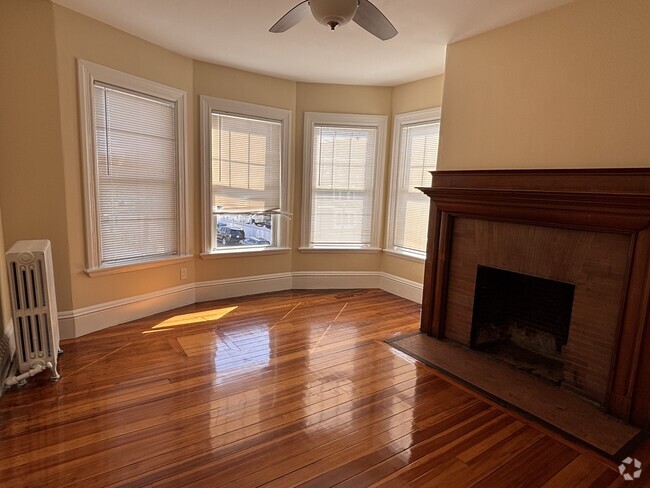 Building Photo - 558 Riverside Ave Rental