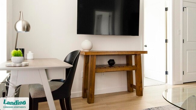 Photo - 650 N Main St Unidad 220