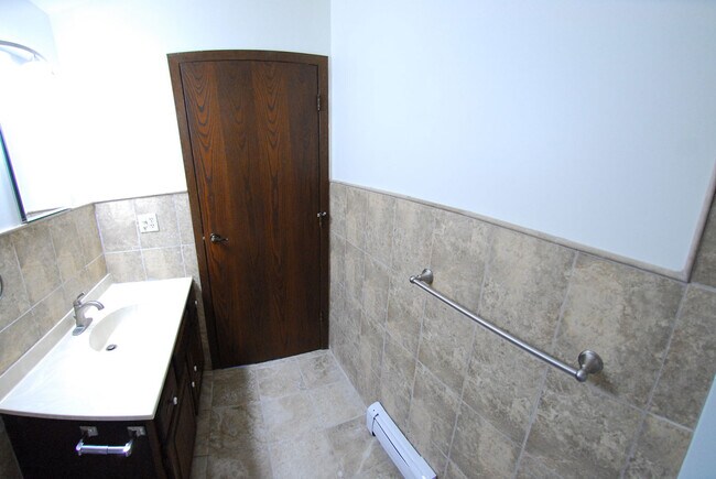 Photo - Lincoln Apartments LLC