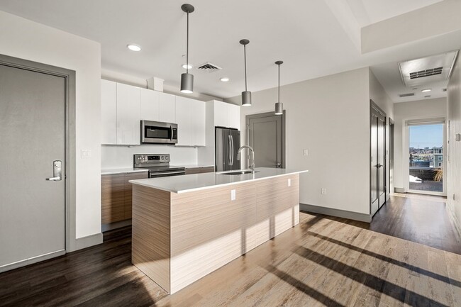 Building Photo - 400 Mystic Ave Unit 404 Rental