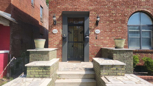 Building Photo - "Cozy 2-Bedroom Duplex in the Heart of St.... Rental