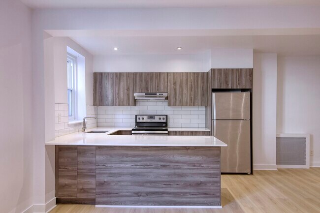 Photo - 2105 Rue Chomedey Unit 2