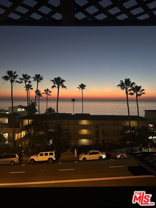 Building Photo - 653 Ramona Ave