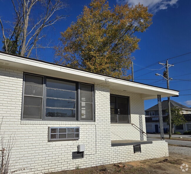 Building Photo - 102 Merriman Ave Rental