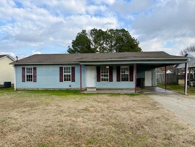 Photo - 3 Bedroom/1 Bathroom Home in Paragould AR - $1370/month - Section 8 Welcome!