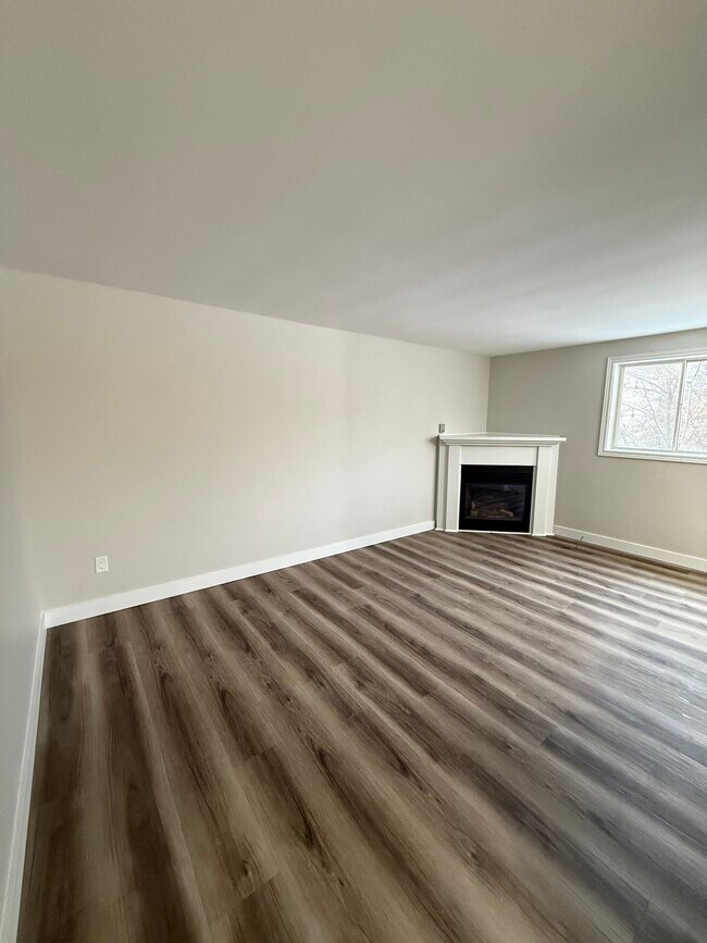 Photo - 100 Veronica Avenue