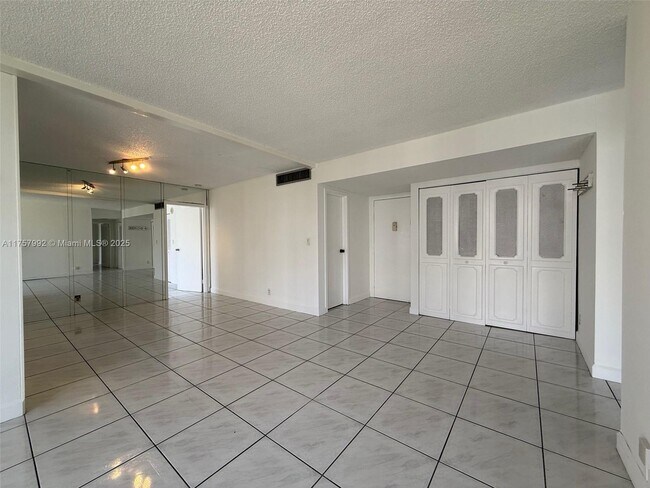 Photo - 17011 N Bay Rd Unit 607