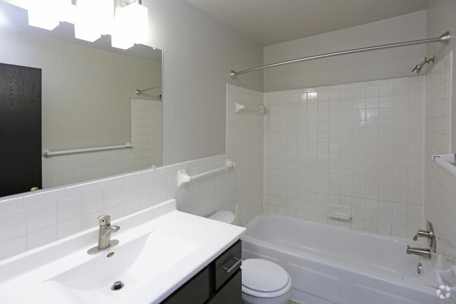 Hamline Pointe Apartments
