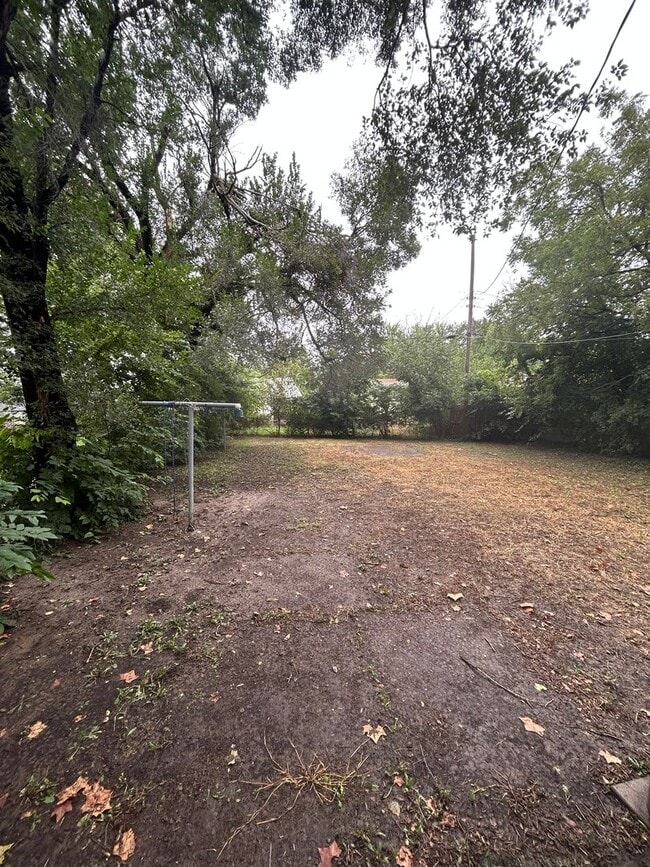 Photo - 2520 S twin Oaks St