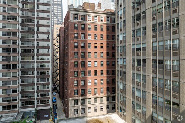 Photo - 227-237 E Delaware Pl