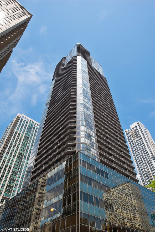 Building Photo - 10 E Ontario St Rental