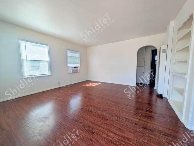 2 Bedroom 1 Bath with Laundry