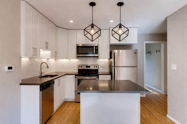 Building Photo - 1327 Pine St