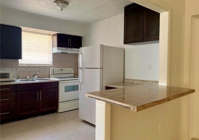 Photo - 2165 Washington Ave Unit 2165