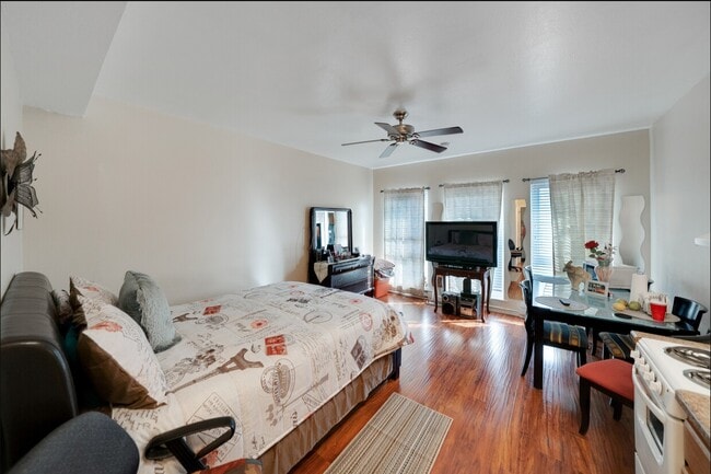 Photo - 441 Virginia St