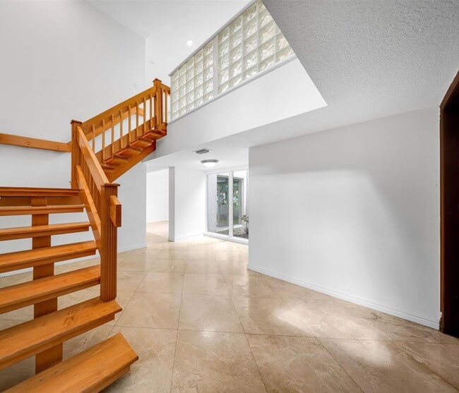 Photo - 4000 Alhambra Cir