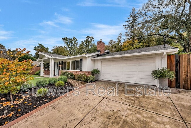 Photo - 627 N Silverado Dr