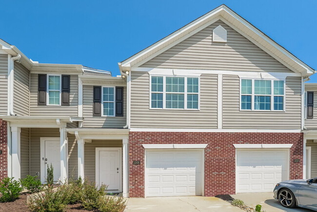 Photo - 1008 HighGarden Cir Townhome