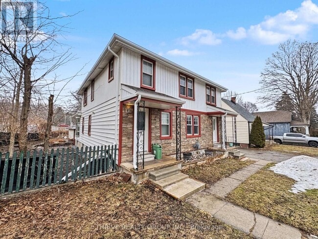 Photo - 136 Walnut St