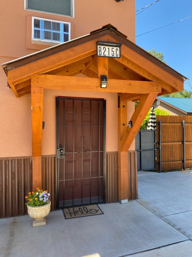 Building Photo - 444 E Montezuma Ave