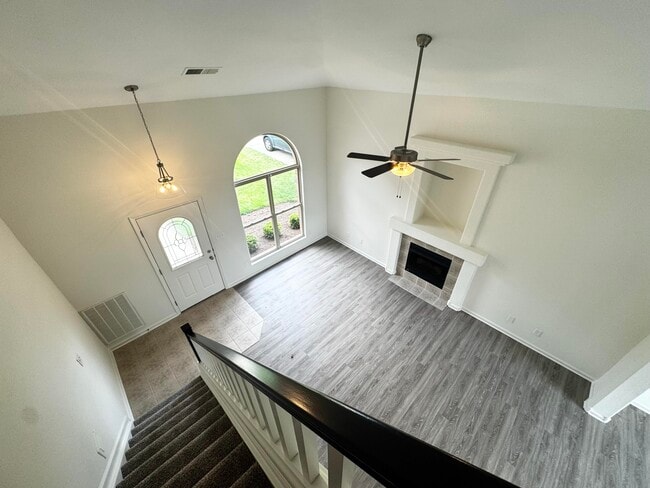 Photo - 409 Ella Rae Ln