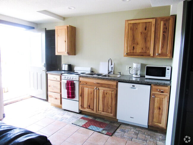 Building Photo - 605 Marvin Ave Unit 605B Rental