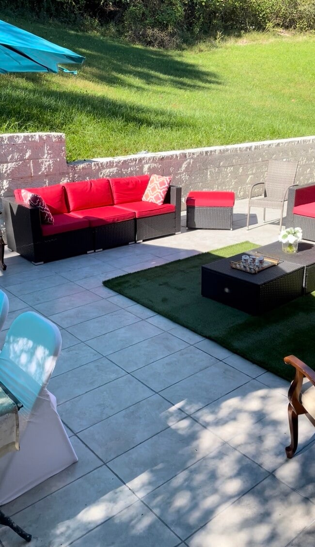 Photo - 110 Yorktowne Pl