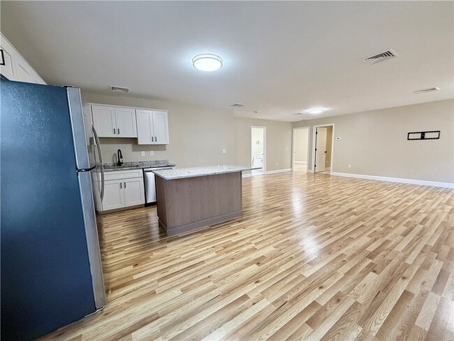 Photo - 280 Morgan Ave