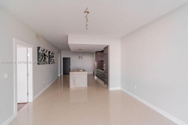 Building Photo - 900 Biscayne Blvd Unit 2705