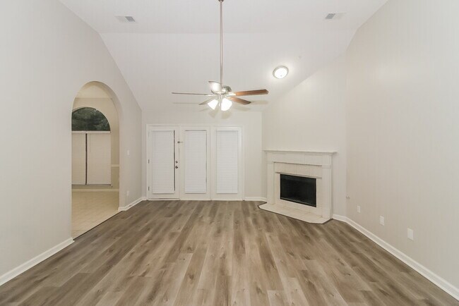 636 Old River Cove
