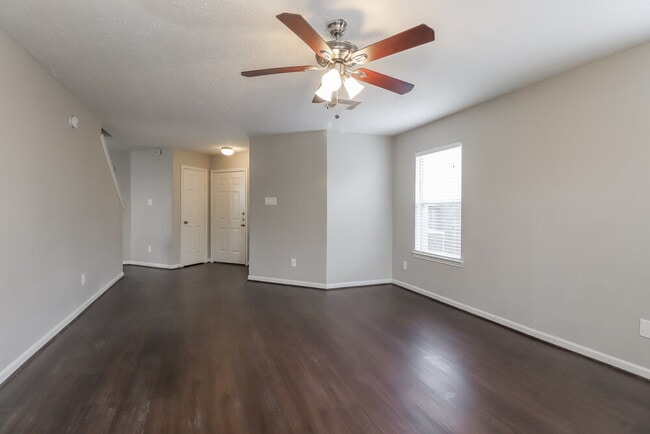 Photo - 21818 Hemlock Park Dr