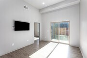 2BR, 2BA - 1,060SF