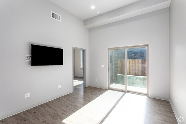 2BR, 2BA - 1,060SF - 2210 Spanish Peak Apartments