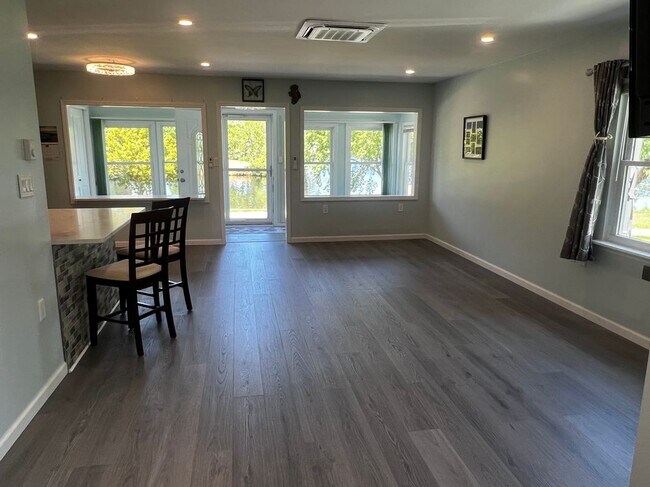 Photo - 106A Edinburgh Ln