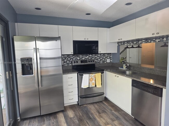 Photo - 20900 Leeward Ct