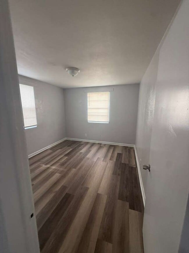 Photo - 1305 W 6th St Unidad 2