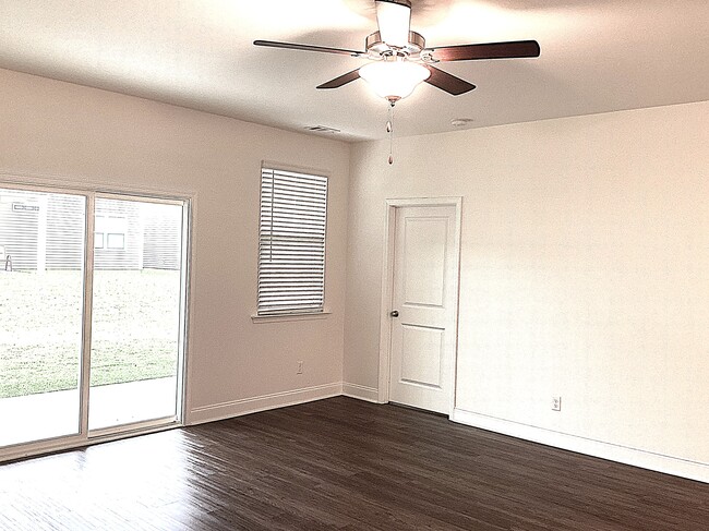 Photo - 211 Parkside Blvd