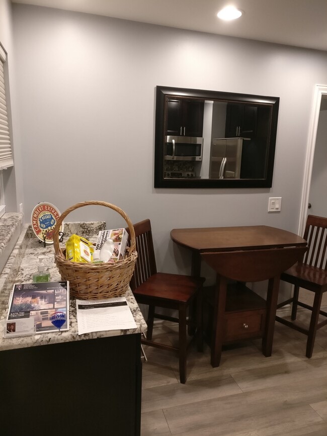 Photo - 4073 Spruce Way Unidad 24