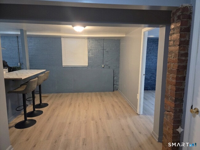 Photo - 19 Nicoll St Unit Lower Level